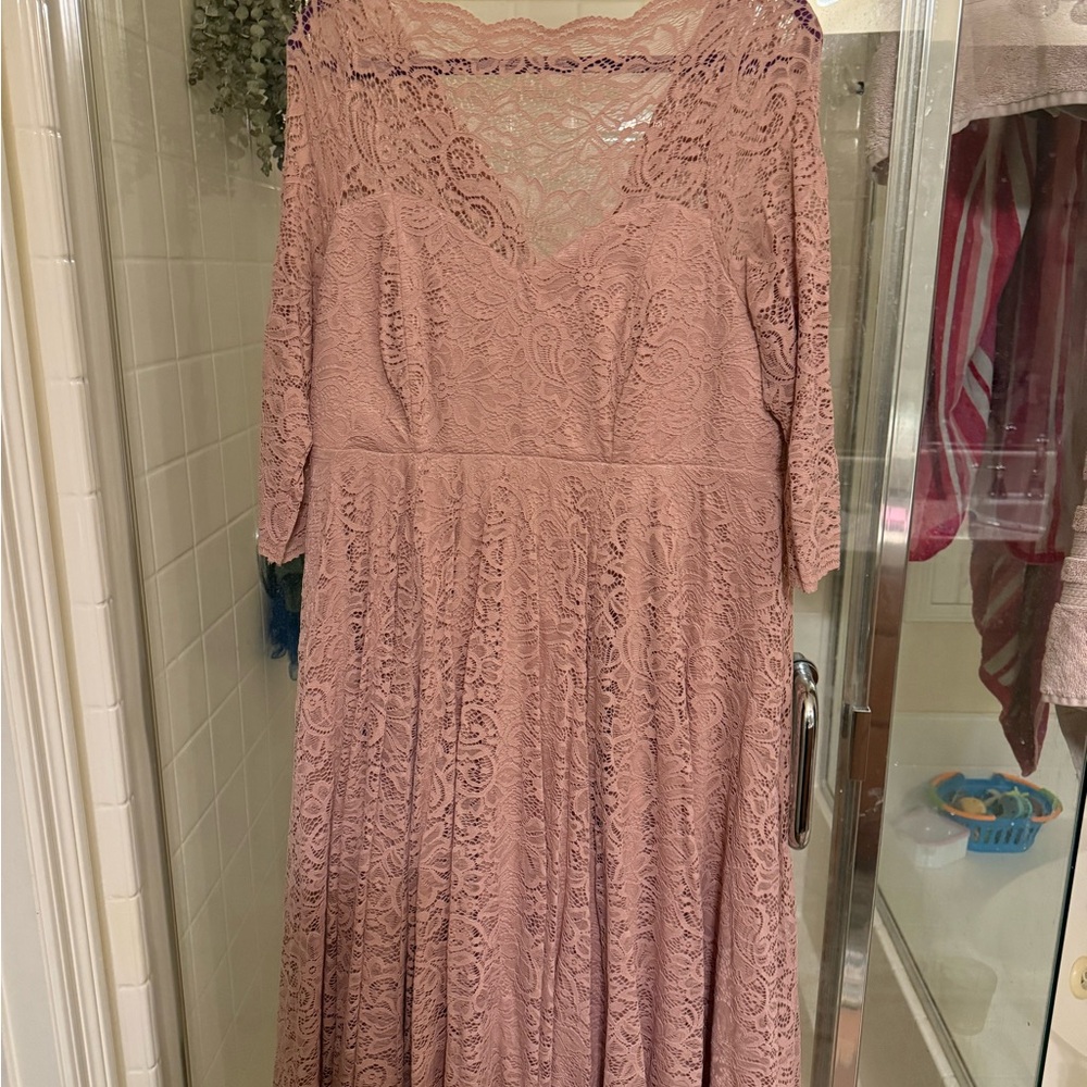 Chic Long Sleeve Lace Dress in Mauve